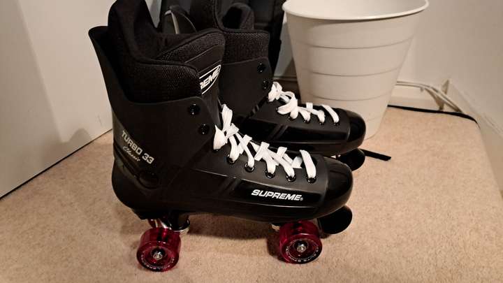 Supreme Turbo 33 Nylon skates (with RollerBones Art Elite Competition 103a Roller Skate Wheels - Red - 57mm)